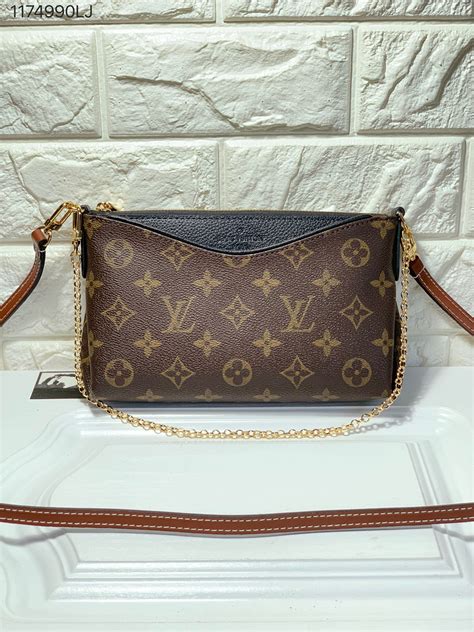 louis vuitton pouch bag